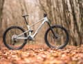 The key data of the Lapierre Zesty CF 6.9: 15.4 kg1 / 150/150 mm / 29" / 4499 Euro / Carbon