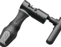 Bringing together what belongs together: the chain riveter.