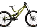 ... genau, das Santa Cruz V10 mit Jackson Goldstone. Federweg: 200/208 mm, 18,2 kg, Mullet oder All-29.