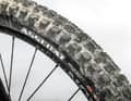 Praise for the choice of tyres: Maxxis Assegai with DH carcass as armour against punctures and sticky MaxxGrip rubber compound - it doesn't get any better than this.