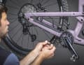 With a maximum chainring and sprocket size, the chain must not be overtensioned. Air must be allowed for this