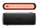 La lampe intelligente est alimentée par un chargeur élégant et fait office de lampe avant ou arrière en un seul appareil.