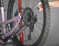 The distance between the derailleur cage and cassette is crucial for the correct functioning of the derailleur.