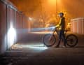 Really bright and still StVZO-compliant. The top spotlights in this article are equally suitable for city and trail use