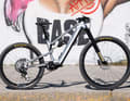 Super-Mullet could make its mark on bikes with more suspension travel. The latest prototype of the Alutech E-Pelmo combines a 32-inch front wheel with a 27.5-inch rear wheel.