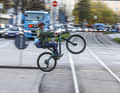 Passer de la voiture au vélo n'est pas seulement l'ultime gamechanger pour votre porte-monnaie, mais aussi pour votre santé, votre forme et votre qualité de vie.