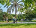 Der Turia-Park ist eine neun Kilometer lange grüne Oase mitten in der Stadt. Ideal zum Radfahren, Joggen oder Spazieren.