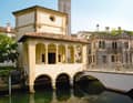 The Pedemontana cycle path starts in Sacile. The small town is nicknamed the "Garden of the Serenissima" - the mighty Republic of Venice once held its summer retreat here.
