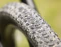 Das Profil des Maxxis Aspen AT unterscheidet sich deutlich vom regulären Aspen und reinigt sich gut selbst.