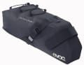 Evoc hat eine ganze Kollektion neuer Bikepacking-Taschen im Programm – die Ultra-Serie: Ultra leicht. Ultra wasserdicht. Ultra flexibel. Besonders spannend ist die minimalistische „Arschrakete“ mit 7 Litern Volumen bei nur 360 Gramm Gewicht. Wer mit leichtem Gepäck und V-max von A nach B biken möchte, findet hier eine stabile Tasche mit Rolltop und Elastik-Schnürung für Zubehör. Preis 95 Euro