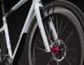 Bikepacking-Potenzial inklusive: An der Gabel sitzen zusätzliche Montagepunkte für Gepäck. Mit Cubes eigenem Lowrider-Gepäckträger trägt die Gabel bis zu 10 Kg.