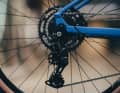 Das Cube Nulane Rookie One verfügt über Aufnahmen für Schutzbleche, Gepäckträger und weiteres Zubehör.
Die Shimano-Cues-Schaltung bietet neun Gänge und eine ordentliche Übersetzungsbandbreite für sportliche Touren.
