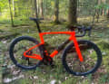 Ein Rennrad für den Wald: leicht, explosiv, aerodynamisch.