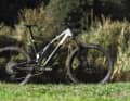 Unno IKKI: Light E-Enduro with 170/160 mm travel, MX wheel mix, carbon frame, VPP rear triangle.