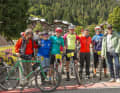 Our BIKE reporter was allowed to take part in the group photo of the celebrities: From left: Silvia Fürst (former world champion CC), Giovanna Bonazzi (former DH world champion), Hans Ueli Russenberger (former marathon star), Christoph Sauser (former world champion CC and marathon), Chantal Daucourt (cross country legend), Henri Lesewitz (BIKE reporter), Mike THE BIKE Kluge (former World Cup star)