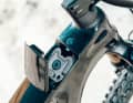 Den Akku entnimmt man - anders als bei den meisten anderen E-Bikes - von oben aus dem Unterrohr.