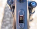 The screen embedded in the top tube is simple: the colour display only shows three pieces of information - U-level, auto-shift and battery level.
