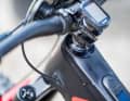 Pontal adapts the reach of the frame to the routes using appropriate headset shells. For the EDR-E final in Les Gets with its many fast descents, he trimmed the reach of the frame six millimetres longer.