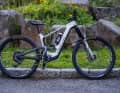 Das Crestline 75/50 bietet 180/175 Millimeter Federweg. Statt aufs Mullet setzt Blenki voll auf 29 Zoll.
