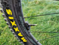 The top-of-the-range Hitop SW model already comes with the Tyre Wiz tyre pressure sensors as standard. The little helpers weigh ten grams and display the exact pressure in the AXS app.
