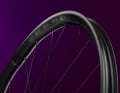The rim comes in a width of 28 millimetres and is designed to provide clean support for tyres up to 2.4 inches