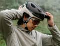Put it on, set off, feel comfortable. The Rootage 2’s new 360° fit system fits the head perfectly.