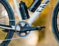 Canyon vertraut beim neuen Grizl AL auf robustere Einfach-Antriebe: Je nach Modell hat man die Wahl zwischen günstiger Shimano Cues- und hochwertigeren Sram Apex-Antrieben.