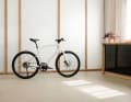 Le Canyon Roadlite:On est un vélo électrique urbain léger, idéal pour la ville et le quotidien. Poids : seulement 13,9 kilos (selon les indications du fabricant).