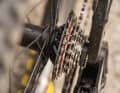 With the new DH Transmission, Sram is also introducing a new hub and cassette standard: XD-Slim. Proven components such as the XX Eagle flattop chain remain unchanged, while shifting continues to be via the classic AXS Pod Ultimate.