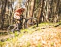 You sit in a wonderfully balanced position on the Tarvo – uphill rides feel pleasantly easy.