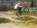 Eine gute Pumptrack-Geometrie kombiniert Laufruhe mit Wendigkeit und muss bei hohen Geschwindigkeiten sowie technischen Lines funktionieren.