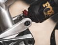 If you want, the Torque AL is also available with 190 mm travel. The steering angle is slacker due to the one centimetre more travel. If you want to compensate for this, set the flip chip on the shock mount to the high position.