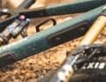Mounting points under the top tube for a pump, tools and so on? Check!