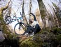 Vom filigranen Carbon-Trailbike zum sorglosen Stahl-Enduro: Für Dauertesterin Franzi fühlt sich der Wechsel vom Liv Intrigue LT auf das Starling Megatwist wie ein Paradigmenwechsel an. Ob sie sich mit dem neuen Setup schnell anfreunden kann?