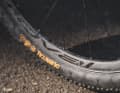 A wheelset weighing less than the magic 1-kilo mark: this is made possible by uncompromising lightweight construction down to the very last detail, from carbon spokes and an ultra-light rim right through to a specially developed rim tape.