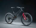 Schicke Ballermaschine: Dem Mith Race stellt Unno nun das Mith Race RS zur Seite. Statt Fox-Fahrwerk im Race steckt im Race RS ein Rock Shox-Fahrwerk mit Zeb Ultimate-Gabel und Vivid Coil Ultimate-Dämpfer. Damit ist das RS rund 1 Kilo schwerer. Preislich sind die beiden Modellausführungen identisch: 9.995 Euro.