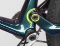 An anti-squat flip chip can be used to adapt the kinematics to the size of the chainring.