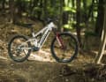 Go for it on the cheap: For € 5499, the Canyon Neuron:On AL CLLCTV comes with top robust equipment, a mullet setup and increased travel.