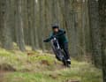 Optimal gefedert mit der Fox 36 Performance Elite Federgabel.