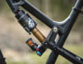 Fox Factory X2: The perfect counterpart to the 38 mm fork.