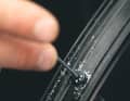 Uwe Kampe's tip: Tubeless riders should always keep the valve core clean. This tends to stick together