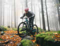 Youth tester Magdalena steers the VPace Matz29L youth mountain bike unerringly over the rocks.