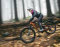 The geometry of the children's mountain bike from Giant is well suited for trail descents. The steering angle is noticeably slack.