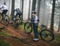 The steep climbs show whether a children's bike can also climb. The Woom has to let the competition go with its low gear range and heavy wheels.