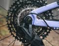 The mechanical Sram Eagle 70 transmission suits the children's bike from Propain perfectly with its good function and wide gear range. However, it also puts pressure on the weight.