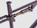 Das Frameset wiegt 2,55 kg in Größe Medium inklusive Fox Float SL Factory Dämpfer, Steuersatz, Sattelklemme und Achse.