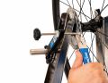 Straightening tool for brake disc