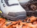 La chaussure complète est fabriquée de manière très robuste et stable