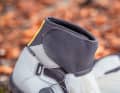 Déjà bien en cas d'humidité : la tige passe facilement sous le pantalon de pluie