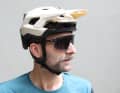 Die Sweet Protection Memento RIG Photochromic ist eine der wenigen Vollrahmen-Brillen in unserem Test. Ob die Schwedin mit der teils deutlich leichteren Konkurrenz mithalten kann?